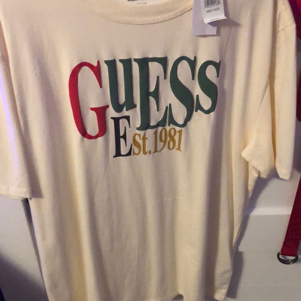 Guess x PacSun White graphic T-shirt. (Medium).